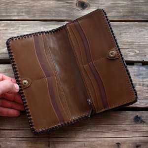 Cartera de Cuero Genuino Duradera, Estilo Vintage, con Bloqueo RFID, Diseño Geométrico Grabado a Mano, Billetera Corta Plegable Multifuncional - Product Image 2