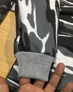 Chándal de lana con estampado de puntos de camuflaje unisex para Niños y Adolescentes-Ropa deportiva de invierno informal - Product Image 3