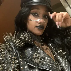 Chaqueta de Cuero de Oveja Negra Estilo Punk con Tachuelas, Tejida, Transpirable, de Alta Calidad, Cuero Genuino para Mujer - Product Image 2