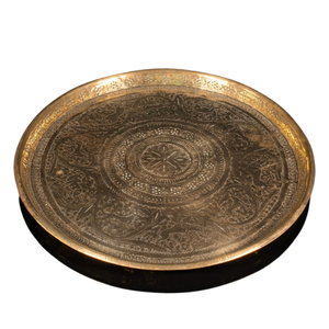 Assiette ronde en laiton arabe de haute qualité avec gravure, finition polie pour une utilisation en cuisine et comme assiette décorative - Product Image 3