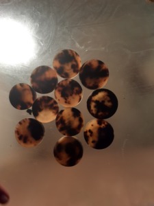 Boutons blancs en corne naturelle indienne pure fabriqués à la main pour les projets de couture accessoires de bricolage écologiques Blazers costumes manteau vêtement - Product Image 3
