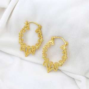Pendientes de aro de latón con filigrana étnica, chapados en oro de 18k, estilo tribal vintage, hechos a mano, venta al por mayor. - Product Image 3