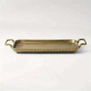 Juego de Bandejas de Servir Modernas de Lujo, Duraderas, Sostenibles, Hechas a Mano en Metal Dorado Ecológico de la India - Product Image 1