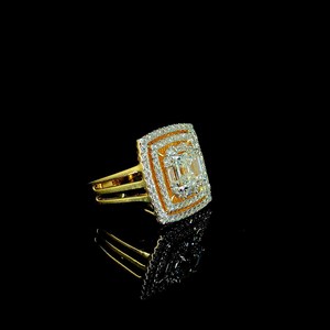Princess Cut Lab Grown Diamond Halo Compromiso Anillo de bodas 18K Oro amarillo Cluster Halo Promise Ring para ocasiones de fiesta - Product Image 3