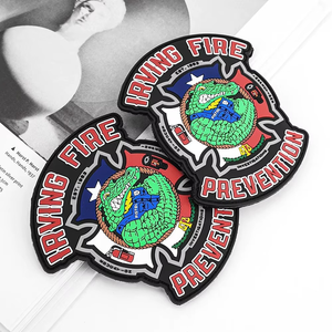 Patchs de vêtement personnalisés en twill 3D à coudre avec logo personnalisé et pour fermeture - Product Image 1