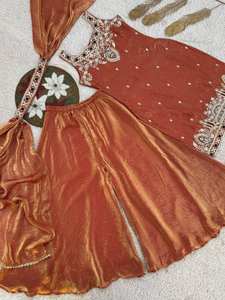 Ensembles Kurti Sharara d'hiver cousus très demandés pour femmes, réversibles, en tissu imitation georgette de haute qualité, tendance pour les soirées - Product Image 4