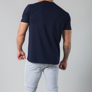 Camiseta de entrenamiento deportivo ajustada de alta calidad OEM para hombre, camiseta de gimnasio de compresión de fitness de secado rápido, camiseta teñida lisa con mangas cortas - Product Image 2