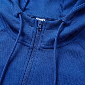 Ensemble de survêtement athlétique pour homme, couleur personnalisée, coupe ajustée, tissu technique en polaire, style moderne, durable, idéal pour la salle de sport, le jogging, les tenues décontractées et détendues - Product Image 4