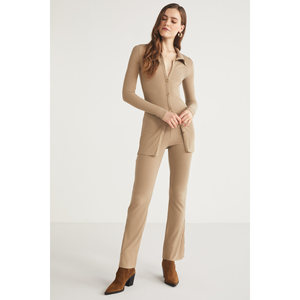 Chemise côtelée ajustée pour femme ETHIQUET Suelan avec col chemise et détails boutonnés - Product Image 5