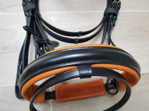 Brida de Alta Calidad para Caballo de Sangre Caliente, Cuero Negro/Castaño, Diadema con Pedrería, Riendas Acolchadas para Montar a Caballo, para Caballos de Alta Gama - Product Image 3