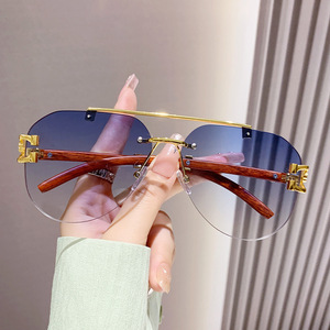 2025 retrò doppio ponte senza montatura occhiali da <span class=keywords><strong>sole</strong></span> per le donne in metallo oro leopardo chiaro oceano gradiente lente UV400 alla moda <span class=keywords><strong>sole</strong></span> - Product Image 5