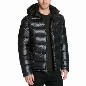 Doudounes pour hommes de couleur noire avec sweats à capuche grande taille vêtements d'hiver veste rembourrée en nylon et polyester avec OEM - Product Image 1