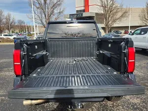 TOYOTA TACOMA TRD OFF ROAD 2024 USADO (LHD/RHD) - Product Image 5