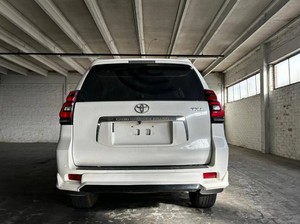 Petit budget ! Land Cruiser Prado 4x4 d'occasion 2015, 120 kW, boîte automatique, sièges en cuir, SUV / Crossover - Product Image 6