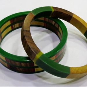 Vente en gros Bracelets en résine à motif tourbillon transparent de luxe personnalisés - Product Image 1