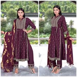 Collection Premium la plus tendance Pantalon Kurti en rayonne à la mode avec Dupatta avec broderie Usine de vente en gros - Product Image 5