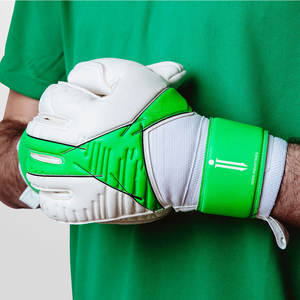 Gants de gardien de but Finger Save avec une forte adhérence et une fermeture réglable pour hommes et enfants - Product Image 3