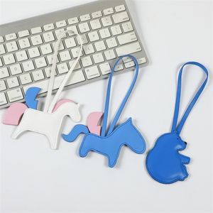 Cuir PU créatif exquis et mignon lettre porte-clés cerise fruits sac breloque avec bouton pour les femmes belle porte-clés personnalisé - Product Image 3