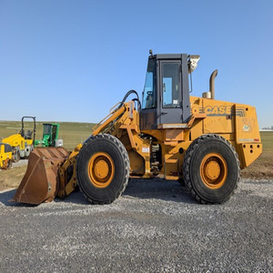 Tracteur agricole d'occasion 721B XT 120 CV avec moteur et boîte de vitesses à vendre - Product Image 1