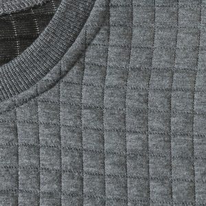 เสื้อสเวตเตอร์แขนยาวสำหรับผู้ชายสีพื้นสไตล์สตรีทแวร์ให้ความอบอุ่นสำหรับฤดูหนาว - Product Image 5