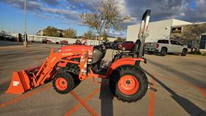 Mini Tractor Cortacésped Kubota con Cargador Frontal y Retroexcavadora, Motor/Engrenaje/Bomba con Conectividad IOT, 2 Años de Garantía, Envío Rápido en EE. UU. - Product Image 5