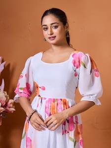 Robe moderne blanche imprimée en georgette cousue pour le code de style de fête White Crush - Product Image 2