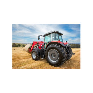 Tractor de ruedas Massey Ferguson serie 5700, unidad de servicio pesado de alto rendimiento con motor central y componentes de motor - Product Image 3