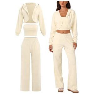 Ensemble de yoga trois pièces de haute qualité pour femmes avec leggings à logo frontal, soutien-gorge de sport et veste zippée - Product Image 2