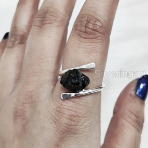 Joyería de piedra en bruto, anillo para mujer, piedra preciosa de turmalina negra cruda Natural, piedra de nacimiento de octubre, banda cruzada, anillo de Plata de Ley 925 - Product Image 4