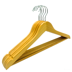 Venta al por mayor de perchas de madera de alta calidad para ropa perchas de madera de tamaño estándar con logotipo personalizado hecho en Vietnam - Product Image 2