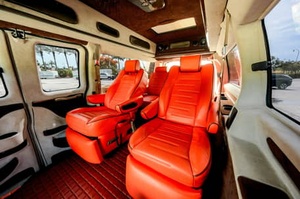 รถตู้ดัดแปลง GMC Savana G2500 Explorer ปี 2013 - Product Image 4