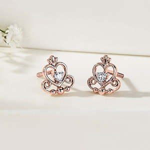 ต่างหูแบบติดเพชรและทองคำ Royal Affection สำหรับผู้หญิง - Product Image 1
