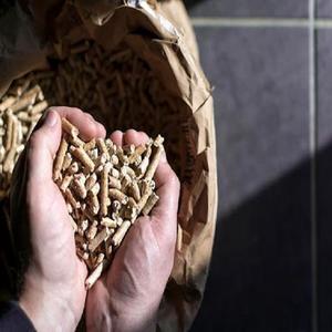 Granulés de bois de haute qualité pour four à biomasse et combustible de chauffage de chaudière avec des options de vente en gros de qualité supérieure et de livraison rapide - Product Image 4