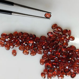 Granate Rojo Natural de 3.5x2.5MM, Corte Ovalado, Piedra Preciosa Suelta de la Mejor Calidad para la Fabricación de Joyas - Product Image 2