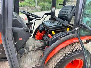 Tractor Compacto para Césped B2230 de 22 HP con Tracción en las 4 Ruedas, Transmisión por Engranajes y Alta Productividad, Japón - Product Image 4