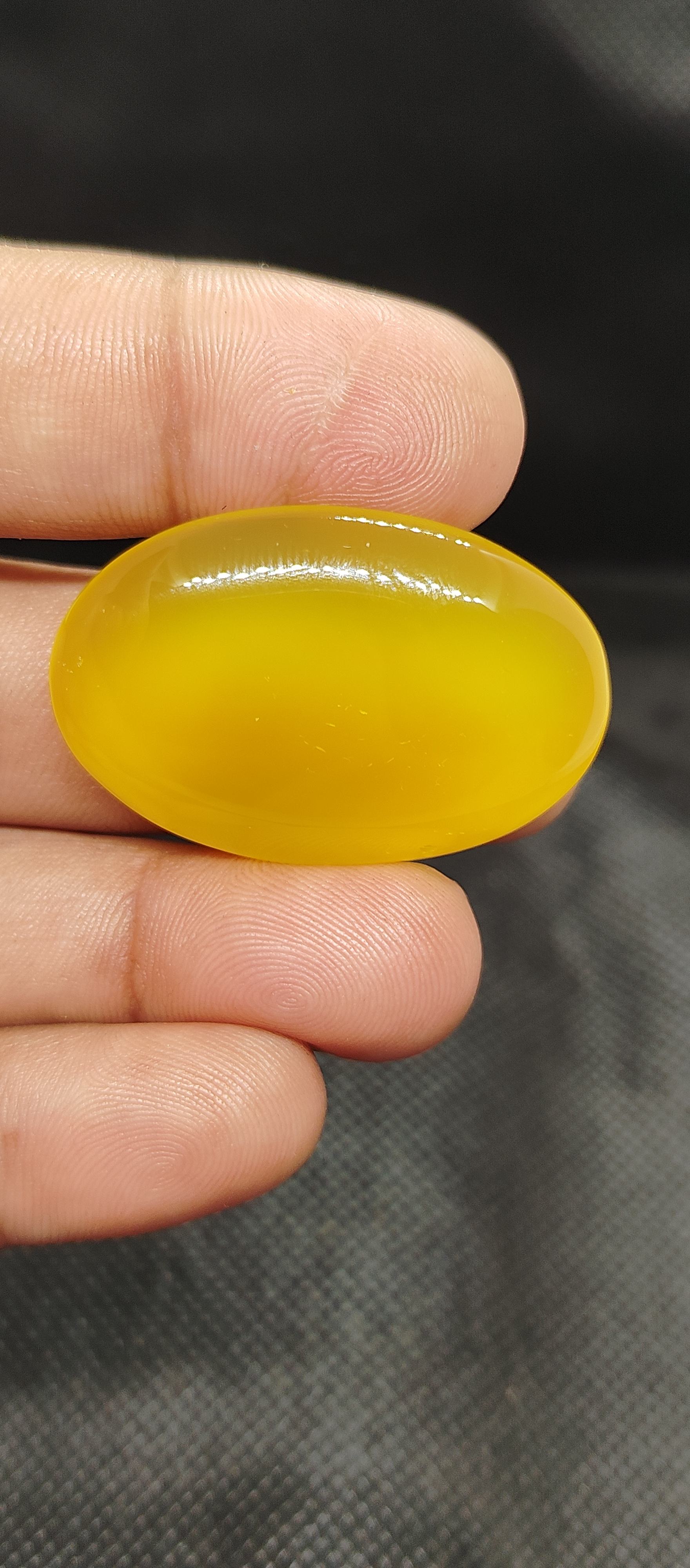 สีเหลือง