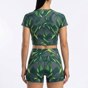 Conjunto Deportivo Elegante para Mujer, Top Corto y Pantalones Cortos, Material Transpirable y Ligero, Perfecto para Entrenamiento y Yoga - Product Image 4