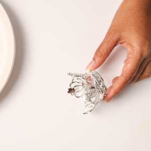 Anillo de Servilleta de Acero Inoxidable y Madera con Corona Plateada Vintage, de Lujo, para Bodas, Fiestas, Navidad y Restaurantes - Product Image 2