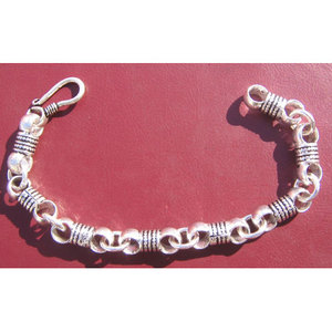 Pulsera Clásica Chapada en Oro de 18K con Diseño Floral, Banda de Oro Blanco o Rosa con Diamante o Perla, Estilo Religioso - Product Image 1
