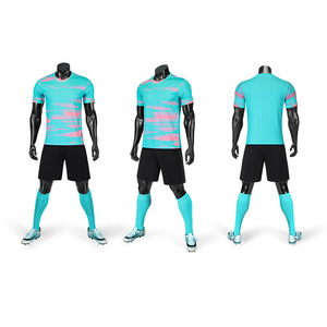 Nouvelle arrivée Vêtements de football personnalisés pour hommes Kits de football de bonne qualité avec maillots à manches courtes et shorts d'uniforme - Product Image 2