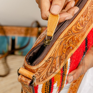 Nuevo y elegante bolso de mano de cuero con herramientas marrón Vintage, monederos acolchados para una sola mujer, bolso de mano con patrón de herramientas azteca único - Product Image 6