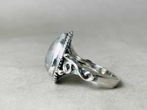 Magnifiques anneaux de pierre de lune en forme de larme à la mode 925 bague en argent sterling de qualité supérieure en gros bijoux en pierre de lune arc-en-ciel - Product Image 5