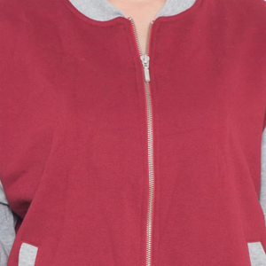 Vêtements d'extérieur de sport OEM pour le baseball Fermeture éclair complète Deux tons Logo personnalisé Conception légère Tendance Vestes d'université pour femmes - Product Image 5