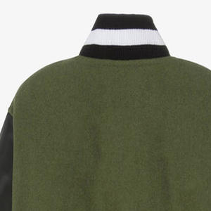 Veste universitaire d'hiver matelassée à capuche en gros avec manches en cuir Conception coupe-vent et réversible Logo personnalisé pour hommes - Product Image 3