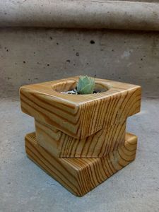 Maceta de madera de pueblo, maceta Wishing Well, decoración de jardín de patio trasero, macetas creativas de madera, macetas de flores de corteza de abeto, jardín - Product Image 5