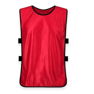 Chaleco de entrenamiento de malla de fútbol transpirable al mejor precio para hombres y mujeres, chaleco de entrenamiento deportivo multicolor personalizado, impermeable para uso en verano - Product Image 2