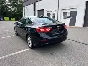 Chevrolet Cruze Premier Sedan FWD propre, modèle 2017 - Product Image 4