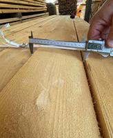 Wholesale Natural Pine Wood Lumber Kiln Dried Pine Timber Boards Sawn Wood Planks for Construction Furniture pallet wood