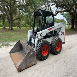 Used Bobcats T450 Skid Steer Loaders-Gasoline-Powered 5.1m Bucket Capacity Low Fuel Consumption For Sale - Product Image 1