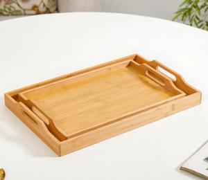 Plateaux de service en bois classiques avec poignées latérales Design rectangulaire durable Parfait pour les collations au thé et au café et le petit déjeuner - Product Image 2